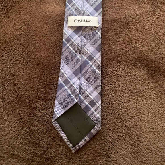 Calvin Klein tie - Picture 3 of 3